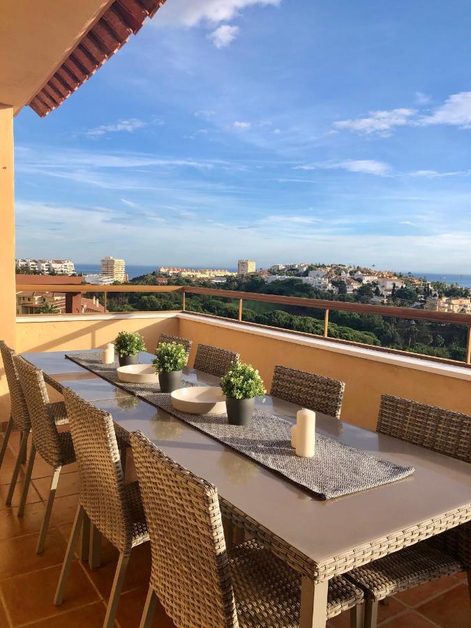 Appartamento Luxurious Duplex Penthouse With Golf And Sea Views Benalmádena Esterno foto
